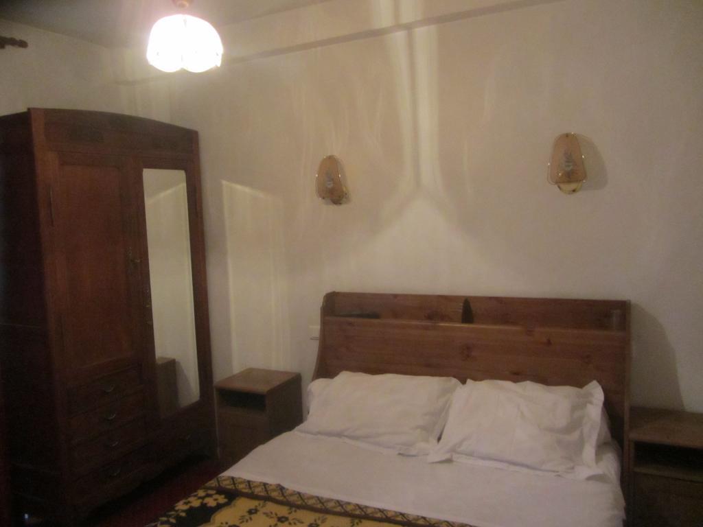Central Hotel Párizs Szoba fotó