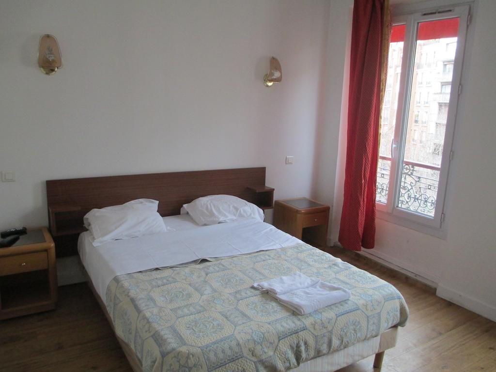 Central Hotel Párizs Szoba fotó