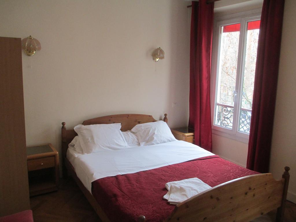 Central Hotel Párizs Szoba fotó